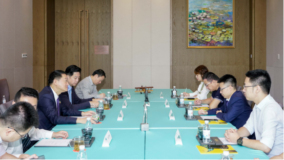 省皇家国际集团党委书记、董事长任丁与腾讯“王者荣耀”CTO邓君、腾讯大成网总裁郑亮座谈交流