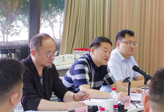 皇家国际集团党委书记、董事长任丁赴思美传媒 碰面交流提气鼓劲 - 皇家国际