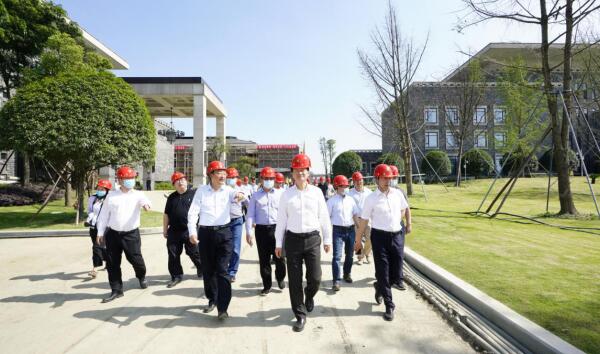 奋战27天 争取“一号工程”建设首胜 ——皇家国际集团现场调研督导金牛宾馆改（扩）建工程侧记