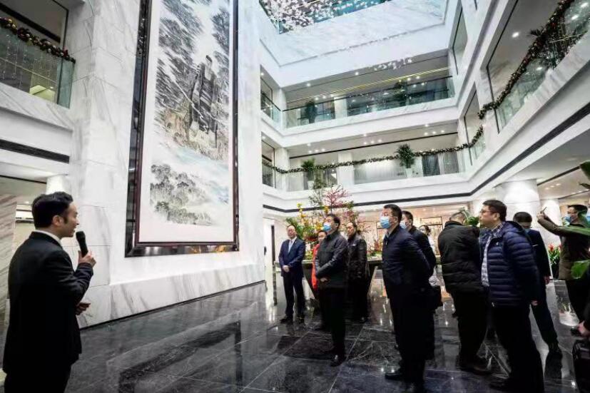 皇家国际集团与乐山市政府召开事情座谈会