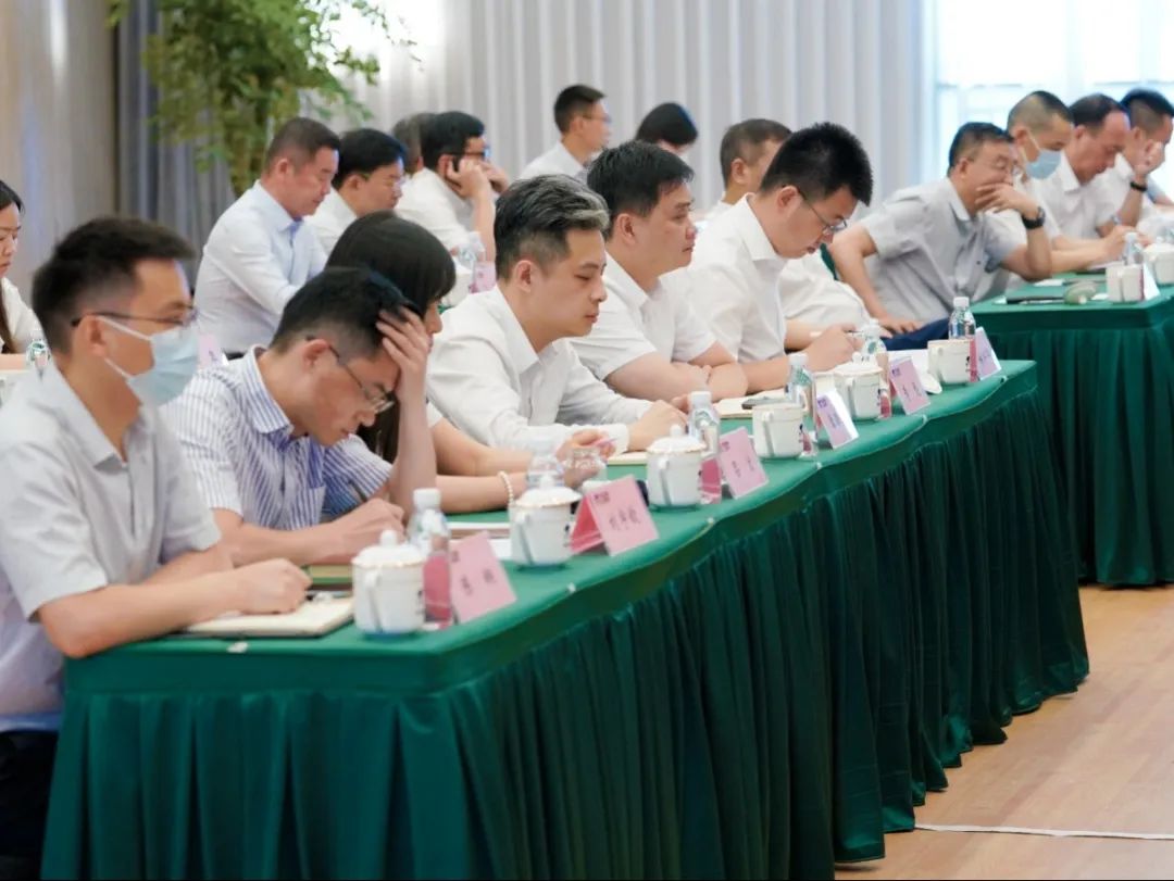 皇家国际集团召开2021年度司理层向董事会述职报告会 - 皇家国际