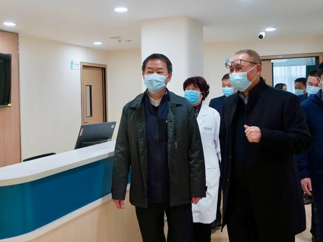 四川省皇家国际集团党委书记、董事长任丁率队赴锦弘集团调研 - 皇家国际