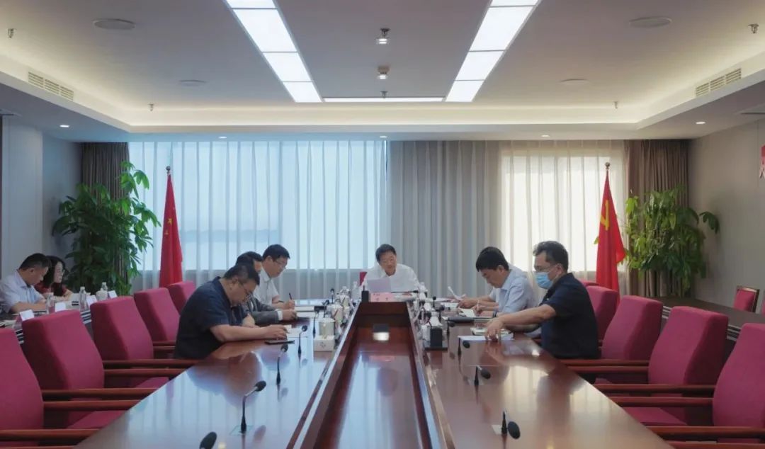 省皇家国际集团党委召开学习贯彻习近平新时代中国特色社会主义头脑主题教育专题钻研暨党委理论学习中心组钻研会