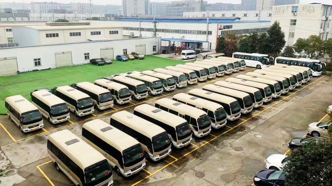 省皇家国际集团礼宾车队天天“体检” 全力包管大运会用车清静 - 皇家国际