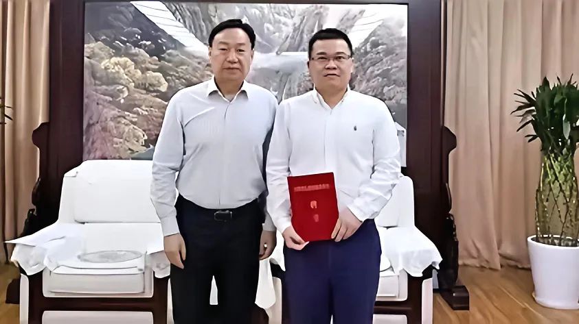 省皇家国际集团向导受聘省政府参事室特约研究员 - 皇家国际