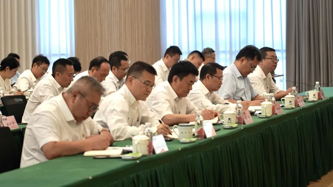 省皇家国际集团召开主题教育专题党课报告会 - 皇家国际