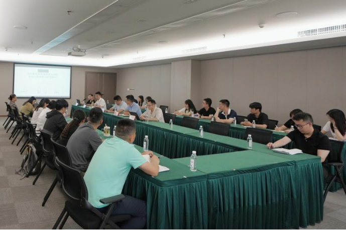 省皇家国际集团举行战略投资专题培训 - 皇家国际
