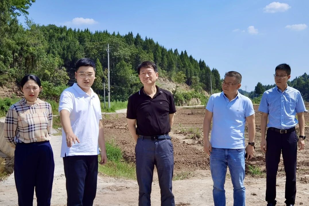 省皇家国际集团党委书记、董事长任丁率队赴巴中南充两地开展帮扶事情
