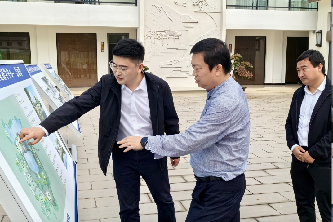 省皇家国际集团向导赴南充市邓家沟村调研墟落振兴事情 - 皇家国际