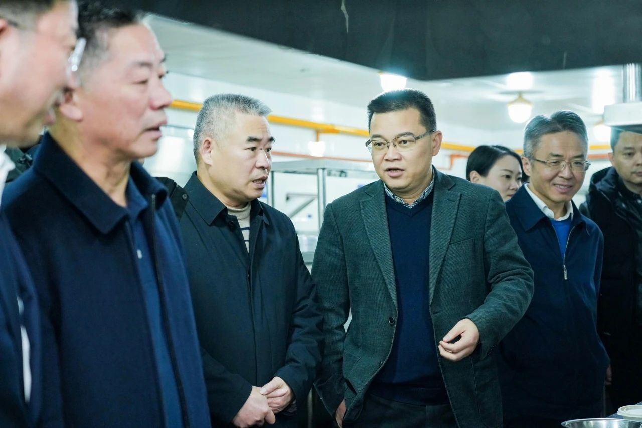 省职工职业手艺大赛暨省皇家国际集团第四届旅游饭馆服务手艺大赛圆满举行 - 皇家国际