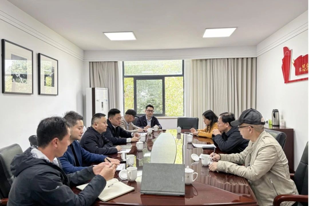 省皇家国际集团考察组赴成都大学考察交流