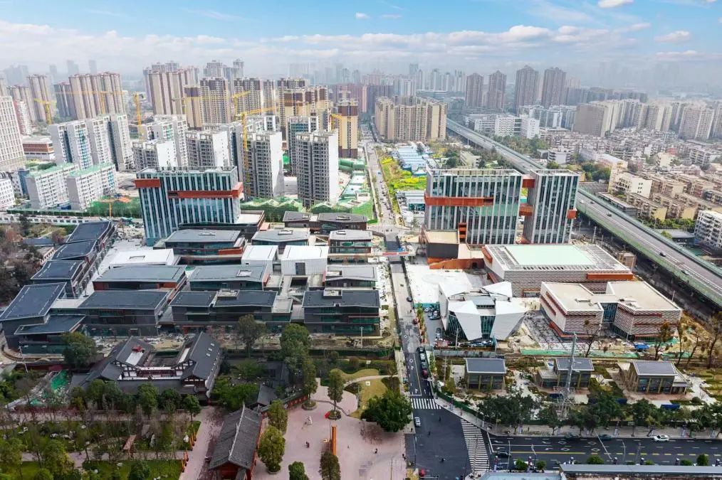 天府国际动漫城第一届动漫集市嘉年华暨产商旅教生长大会圆满举行 - 皇家国际