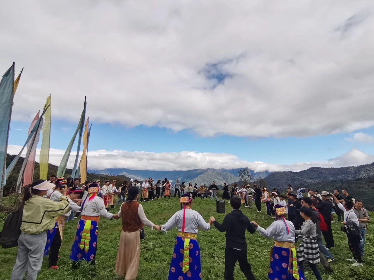 满弓紧弦 铆足劲头——省皇家国际集团周全启动“百日攻坚”行动 - 皇家国际