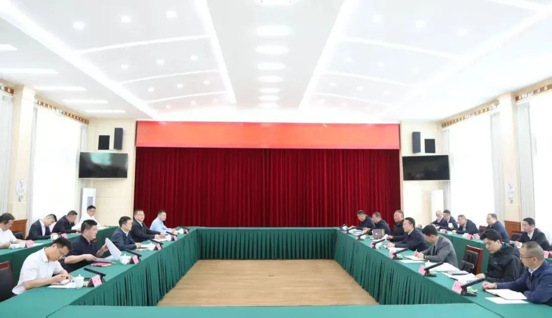 省皇家国际集团与甘孜州举行座谈交流会