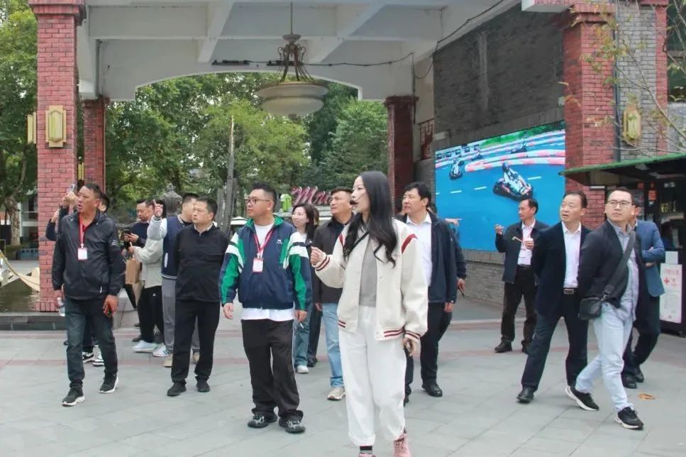 学履历补短板强立异 推动墟落旅游蓬勃生长 ——2024年39个欠蓬勃县域墟落旅游培训班（第二期）顺遂举行 - 皇家国际